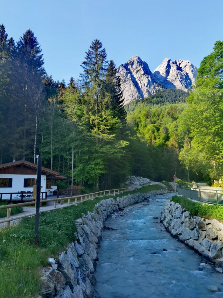 Der Eingang ins Höllental, Ortsteil Hammersbach in Grainau